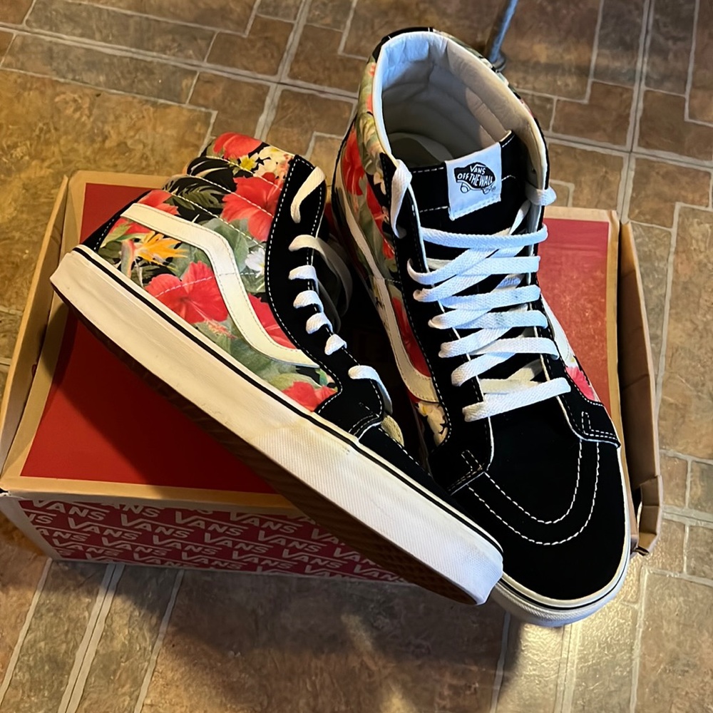 Floral Vans 🌺🌸